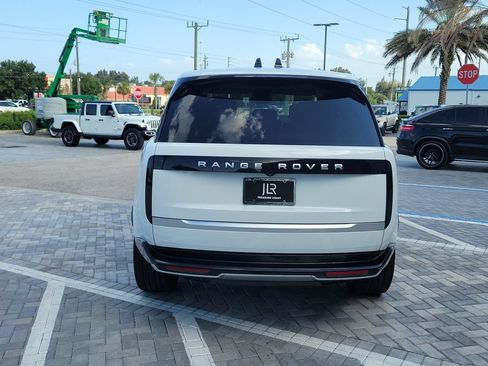 Used 2025 Land Rover Range Rover Long Wheelbase Autobiography AWD/4WD image 4