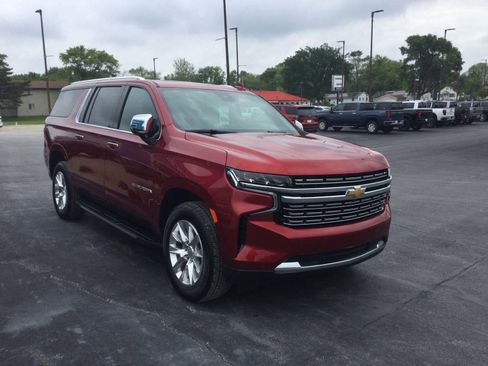 Used 2024 Chevrolet Suburban Premier w/ Premium Package image 5