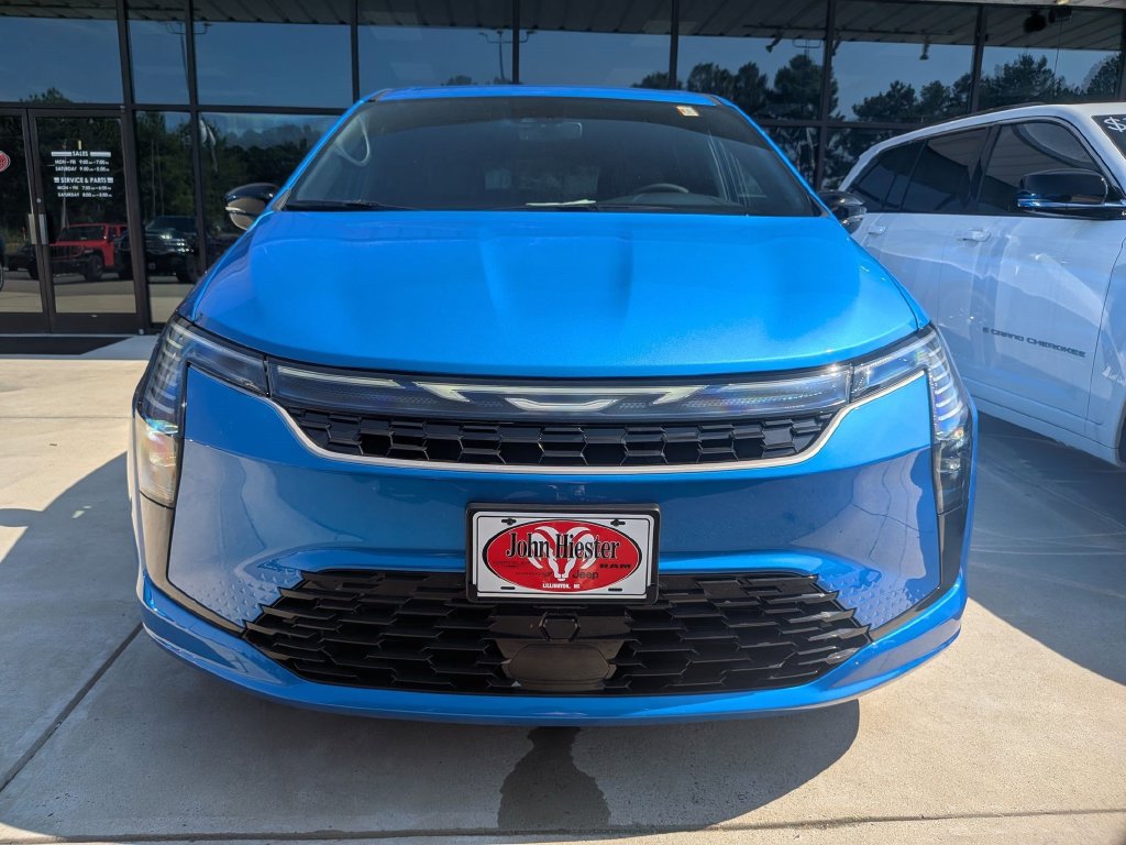 New 2027 Chrysler Pacifica Select FWD image 7