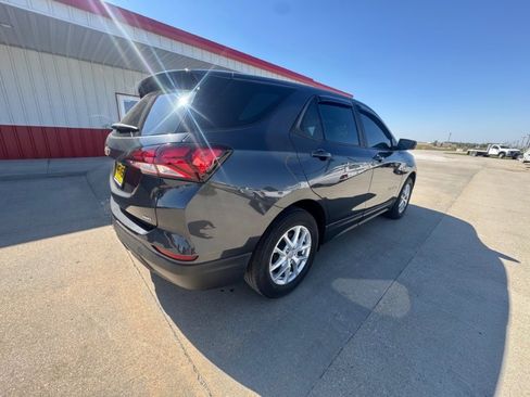 Used 2023 Chevrolet Equinox LS w/ LS Convenience Package image 8