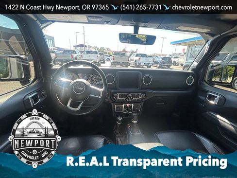 Used 2019 Jeep Wrangler Unlimited Sahara AWD/4WD image 14