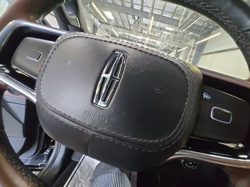 Used 2025 Lincoln Navigator L Reserve AWD/4WD image 20