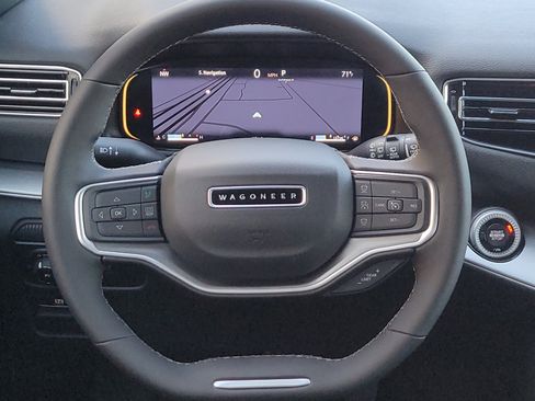 New 2025 Jeep Wagoneer L Series II w/ Premium Group I image 12