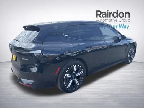 Used 2022 BMW iX xDrive50 w/ Sport Package AWD/4WD image 7