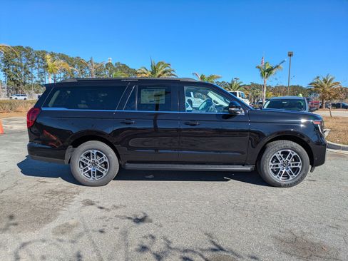 New 2025 Ford Expedition Max Active image 3