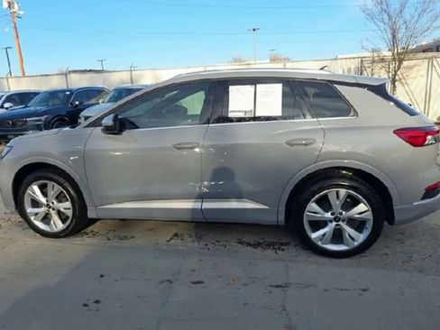 Used 2023 Audi Q4 e-tron Premium Plus image 8