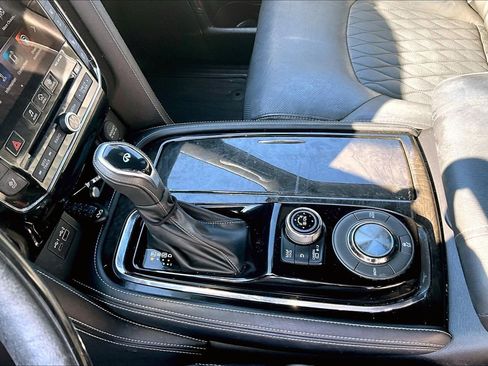 Used 2021 INFINITI QX80 Sensory w/ All-Season Package image 18