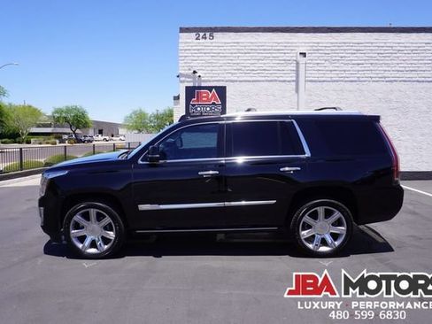 Used 2018 Cadillac Escalade Premium Luxury AWD/4WD image 57