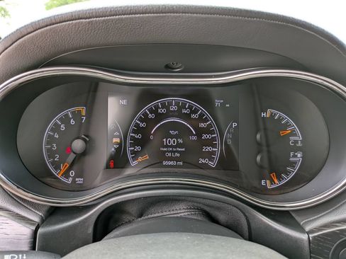 Used 2019 Jeep Grand Cherokee High Altitude RWD image 36