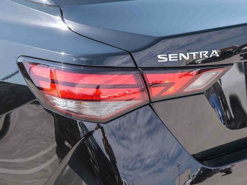 Used 2025 Nissan Sentra SV FWD image 7