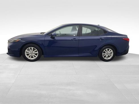 Used 2025 Toyota Camry LE image 9