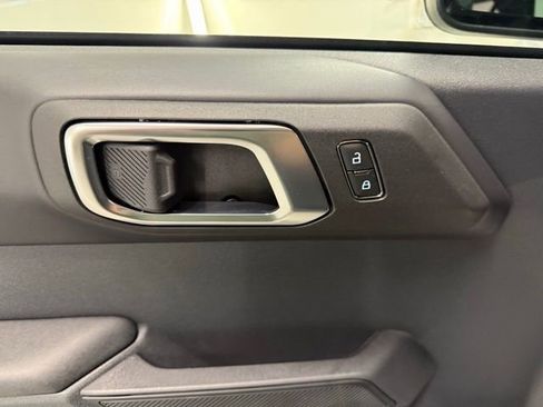 New 2025 Ford Bronco Badlands image 14