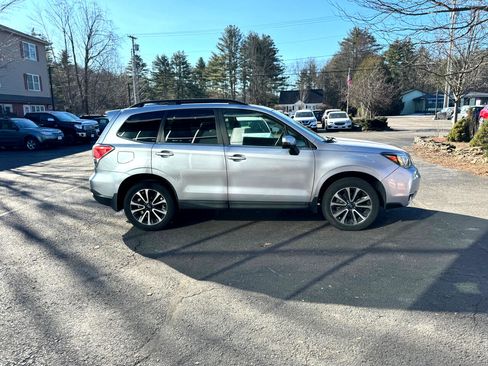 Used 2017 Subaru Forester 2.0XT Touring image 4