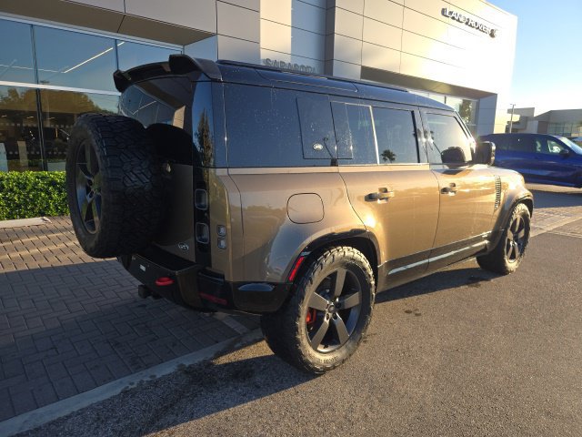 Used 2023 Land Rover Defender 110 X AWD/4WD image 5