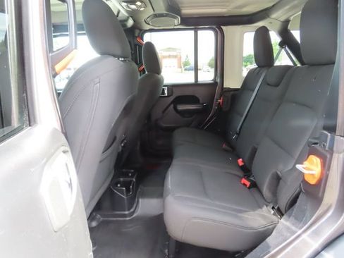 Used 2019 Jeep Wrangler Unlimited Sport S AWD/4WD image 22