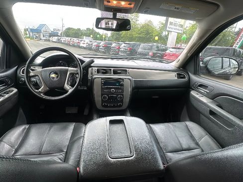 Used 2011 Chevrolet Avalanche LT w/ Luxury Package image 11