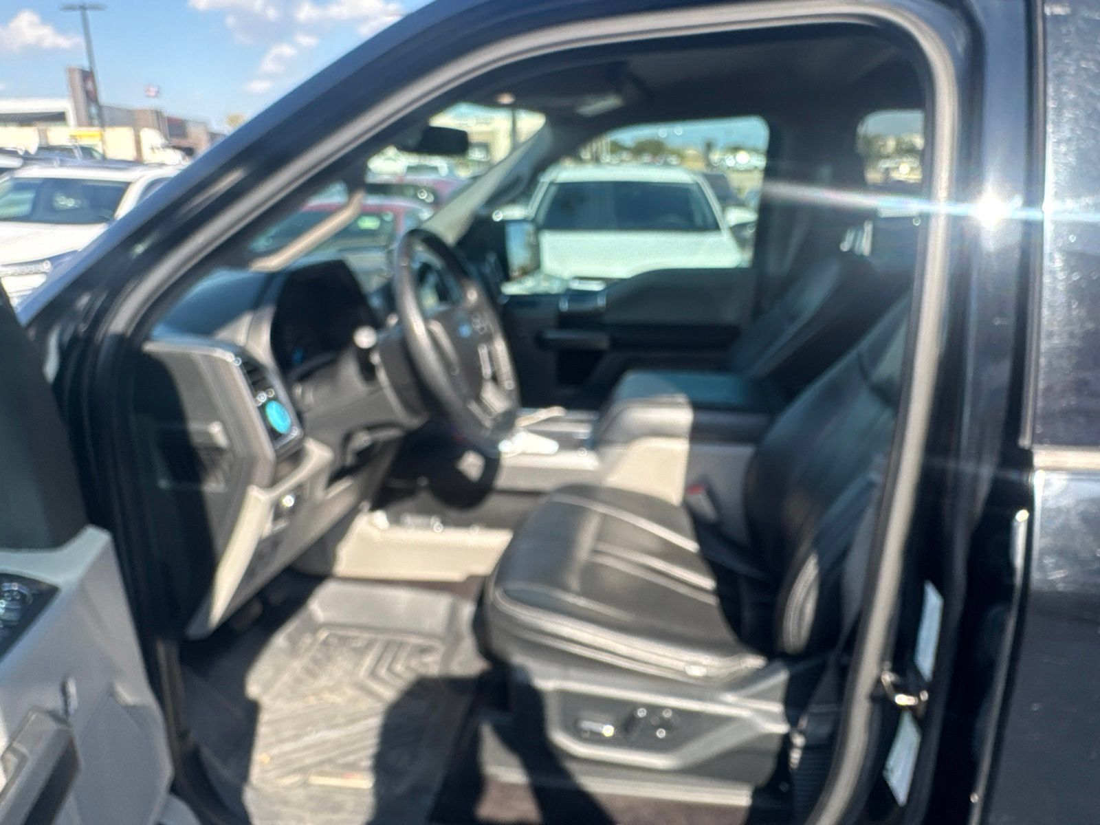 Used 2016 Ford F150 XLT w/ Equipment Group 302A Luxury RWD image 5