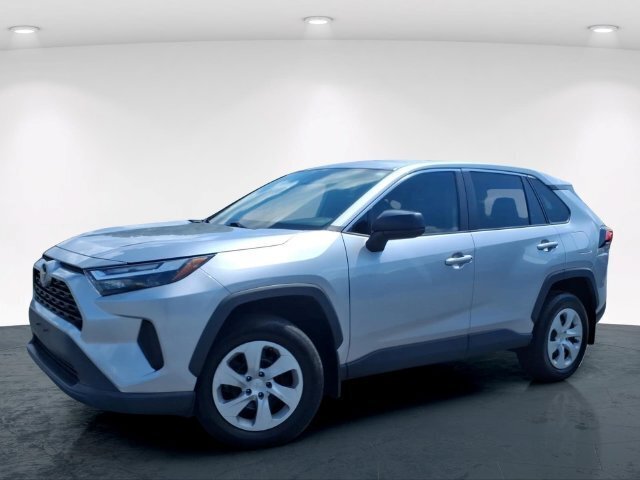 Used 2024 Toyota RAV4 LE FWD image 2