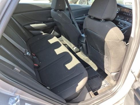 Used 2025 Hyundai Elantra SEL image 14