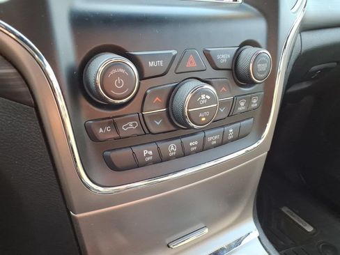 Certified 2021 Jeep Grand Cherokee Laredo AWD/4WD image 17