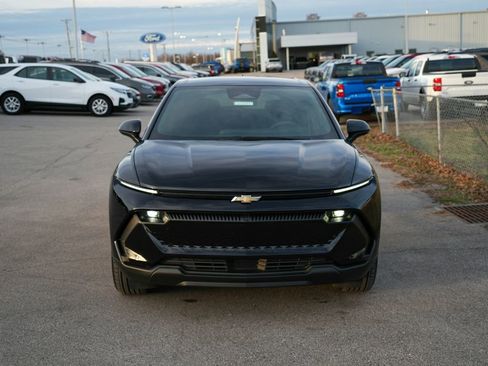 Used 2025 Chevrolet Equinox EV LT image 2