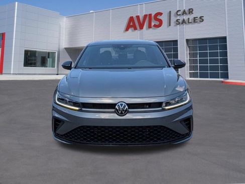 Used 2025 Volkswagen Jetta Sport FWD image 2