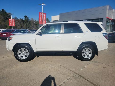 Used 2024 Toyota 4Runner SR5 image 2
