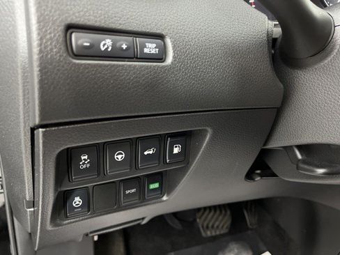 Used 2019 Nissan Rogue SV w/ Premium Package FWD image 27
