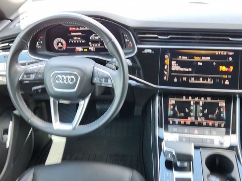 Used 2020 Audi Q8 Premium Plus w/ Premium Plus Package AWD/4WD image 28