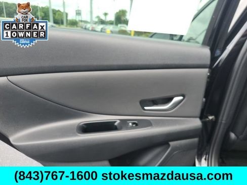 Used 2024 Hyundai Elantra Limited FWD image 16