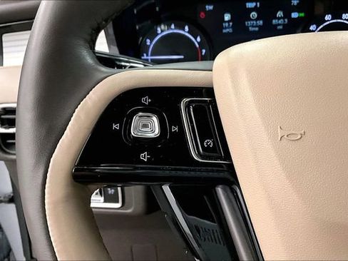 Used 2022 Lincoln Corsair FWD w/ Premium Package image 26