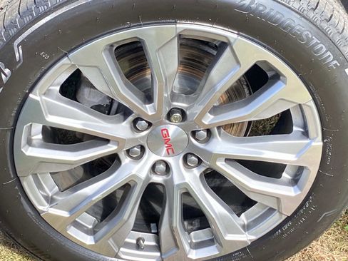 Used 2022 GMC Yukon Denali image 30