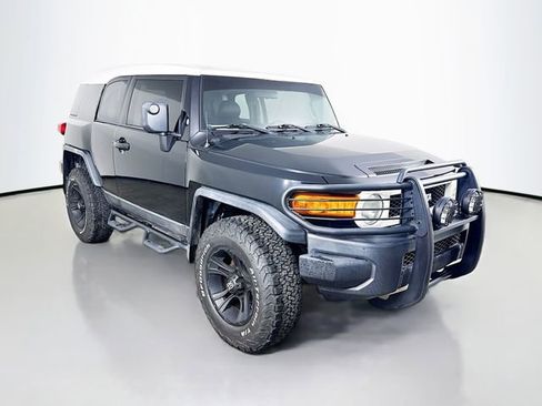 Used 2008 Toyota FJ Cruiser 2WD image 3