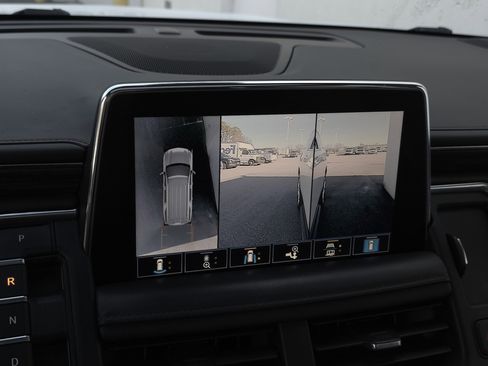 Used 2021 Chevrolet Suburban High Country image 21