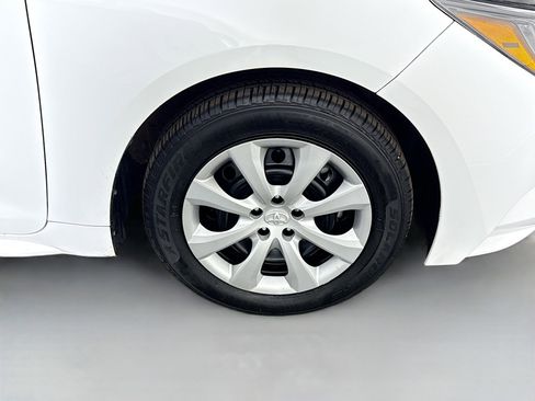 Used 2023 Toyota Corolla LE FWD image 31