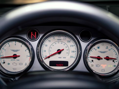 Used 2003 Aston Martin Vanquish RWD image 29