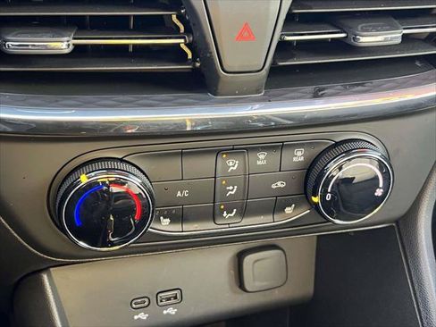 Used 2025 Buick Encore GX Preferred w/ Advanced Technology Package AWD/4WD image 29