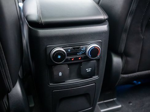 Used 2023 Ford Explorer Platinum w/ Technology Package AWD/4WD image 18