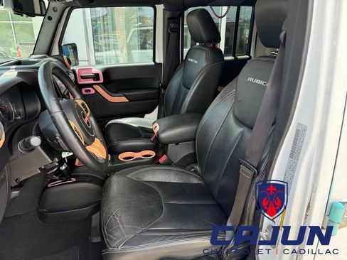 Used 2015 Jeep Wrangler Unlimited Rubicon w/ Connectivity Group AWD/4WD image 7