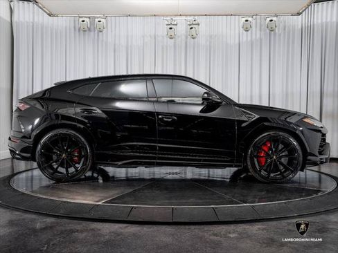 Used 2022 Lamborghini Urus AWD/4WD image 14