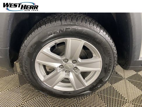 Used 2022 Jeep Compass Latitude w/ Convenience Group AWD/4WD image 27