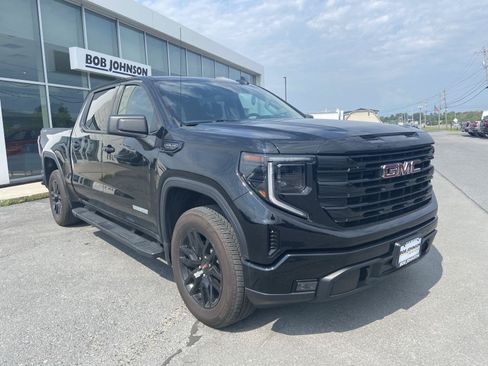 Used 2025 GMC Sierra 1500 Elevation w/ LPO, Elevation Black Package AWD/4WD image 1