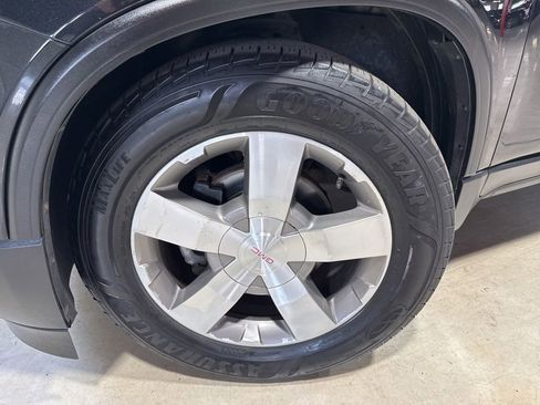 Used 2011 GMC Acadia SLE FWD image 2