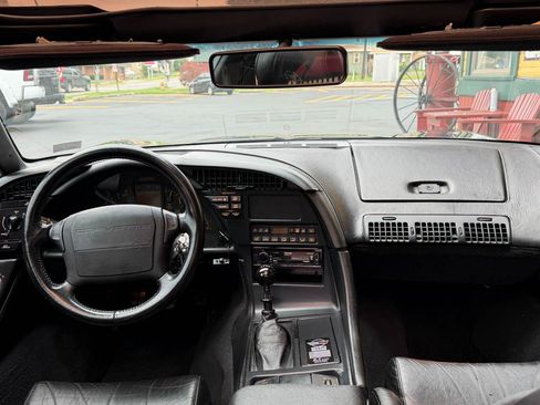 Used 1993 Chevrolet Corvette Coupe RWD image 18
