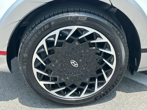 Certified 2024 Hyundai Ioniq 5 Limited AWD/4WD image 9