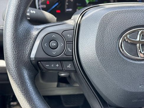 Used 2025 Toyota RAV4 XLE AWD/4WD image 15