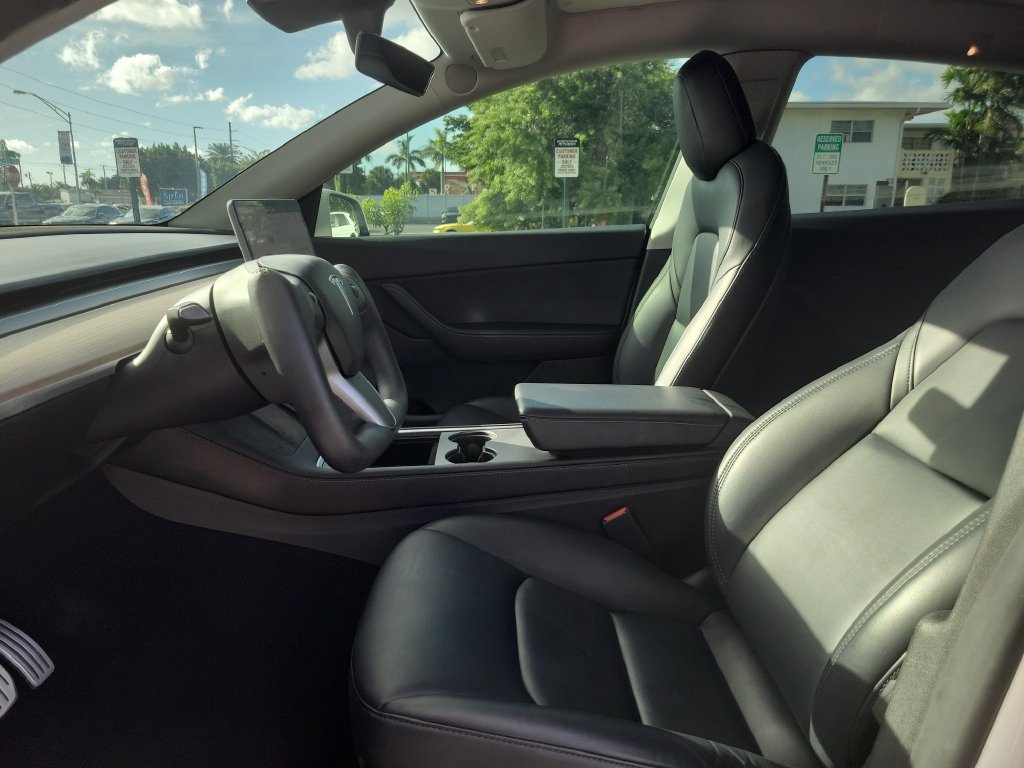Used 2022 Tesla Model Y Performance AWD/4WD image 26