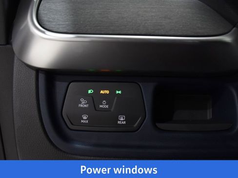 New 2025 Volkswagen ID. Buzz Pro S image 9