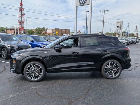New 2026 Audi Q3 quattro 2.0T AWD/4WD image 3