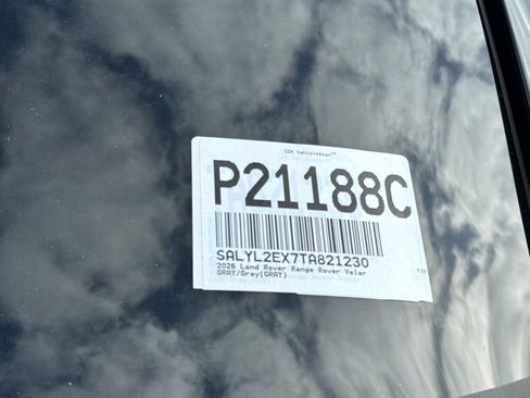 Certified 2026 Land Rover Range Rover Velar Dynamic SE AWD/4WD image 35